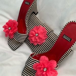 Ladies wedges w matching clutch